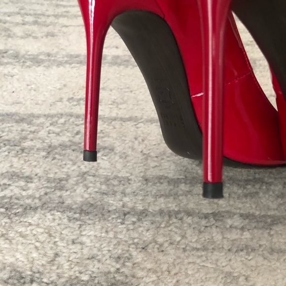 Stuart Weitzman red patent leather pumps - 6M - Picture 5 of 8